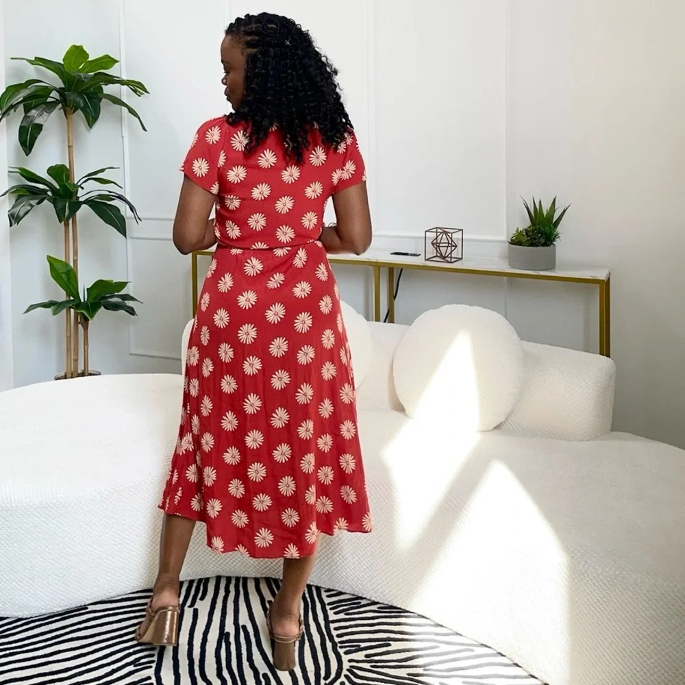 Madewell Ruffle-Edge Wrap Midi Dress in Daisy Dream - Picture 5 of 12